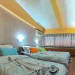 Hotel Square 2*