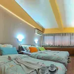 Square Hotel