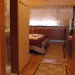 Square Hotel 2*