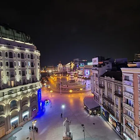Square 2* Skopje