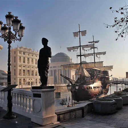 Square Готель Скоп'є