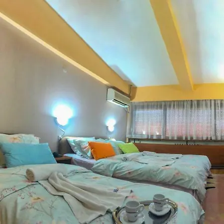 Square Hotel