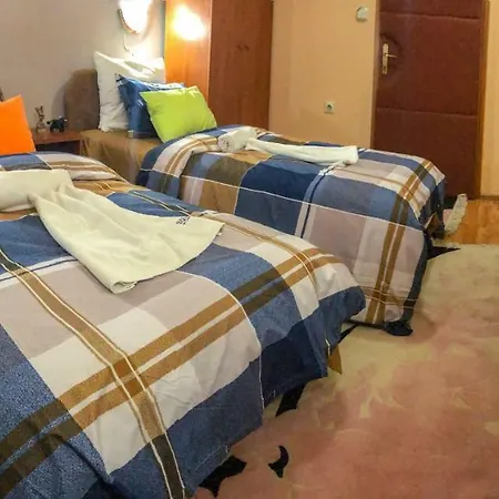 Hotel Square 2*