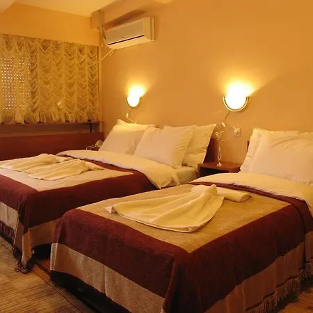 Square Hotel Escópia